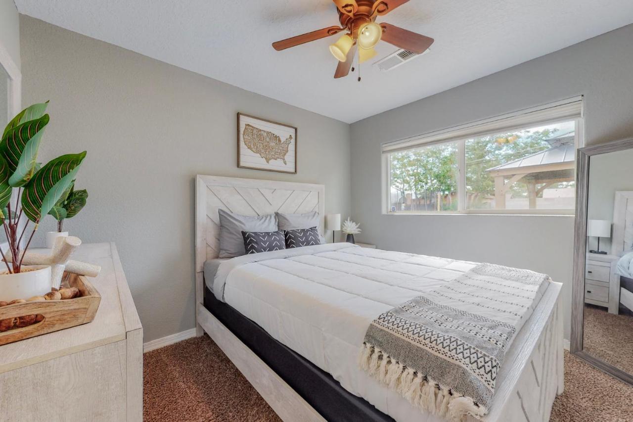 Comfortable 3-Bedroom Home With Spacious Backyard Albuquerque Exterior photo